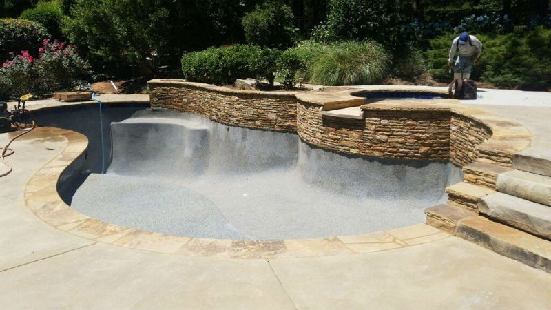 A Quick Guide To Year Round Pool Maintenance